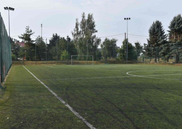 Nowoczesny Orlik w Rokitkach 
