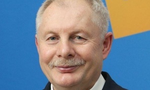 Dziury, zniszczone chodniki i konflikty na wąskiej ulicy. Radny żąda konkretnych zmian