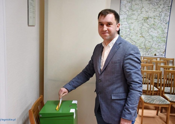 Zarząd Powiatu Złotoryjskiego w komplecie. J.Jagiełło wchodzi do gry !
