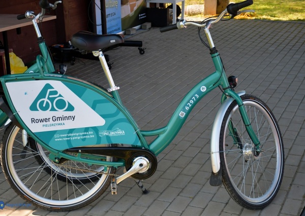 Rowerem po Krainie Wygasłych Wulkanów. Gmina Pielgrzymka rozwija sieć tras dla cyklistów