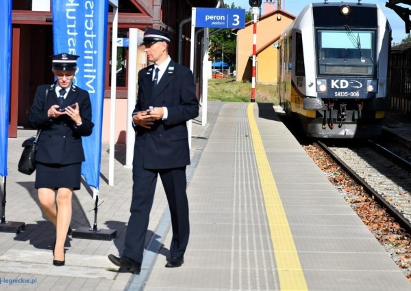 Winda wciąż czeka. Odpowiedź, która nie rozwiązuje problemu. Takie cuda tylko w Jaworze