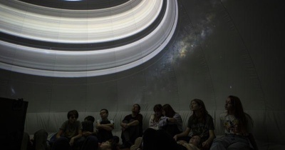 Czy w kosmosie żyją węże? Mobilne planetarium Kopernika w Jaworze już w ten weekend