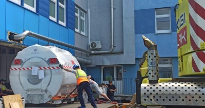 W szpitalu w Legnicy montują supernowoczesny rezonans magnetyczny 