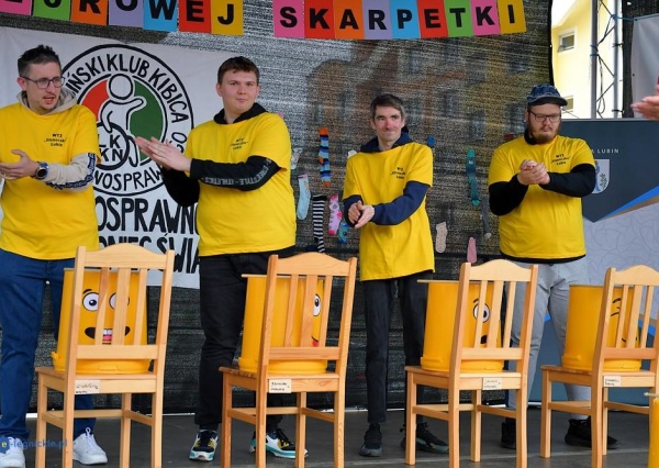 Dzień Kolorowej Skarpetki w Lubinie(FOTO)