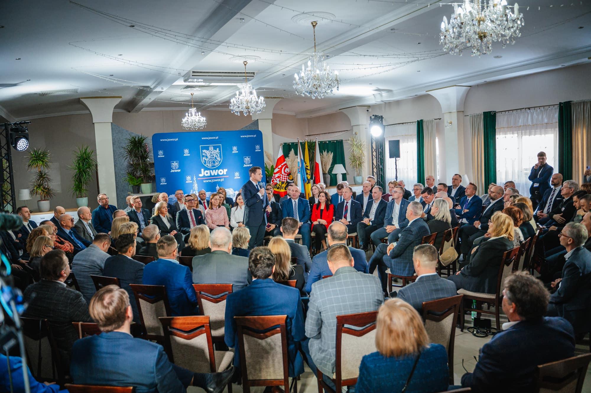 W Jaworze  i w powiecie jaworskim zdecydowanie triufmował ...K.Nawrocki. Szok i niedowierzanie !