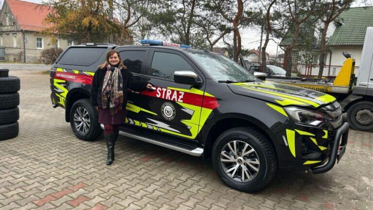 Nowy lekki wóz ratowniczy w OSP w Prochowicach