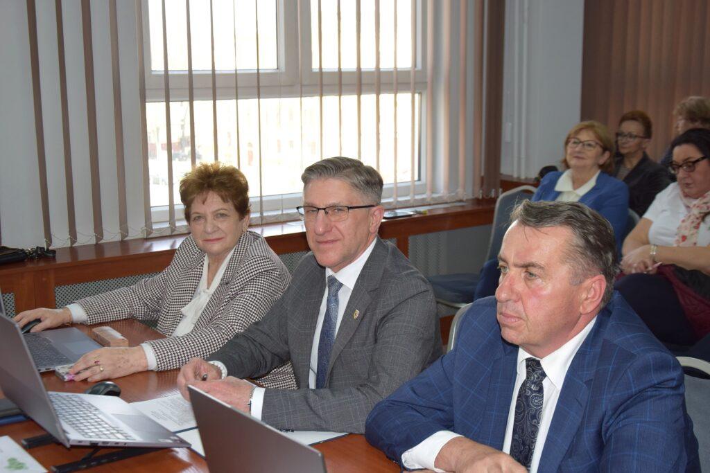 Radni zadbali o zabytki i drogi, a także zmienili zapisy budżetowe (FOTO)