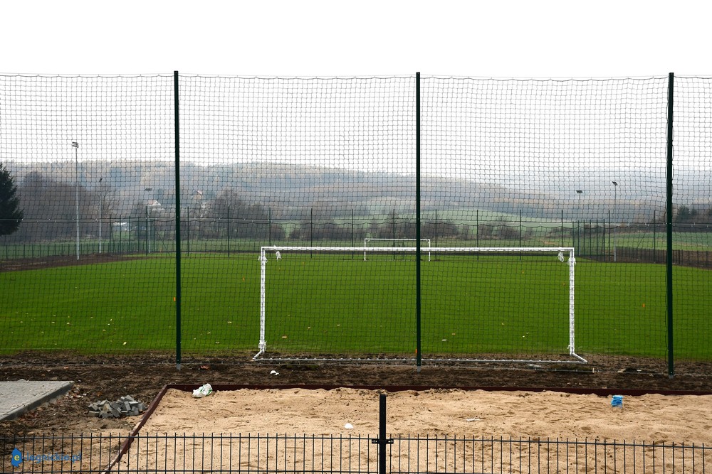 W Chełmcu wybudowali stadion prawie jak w Katarze (FOTO)