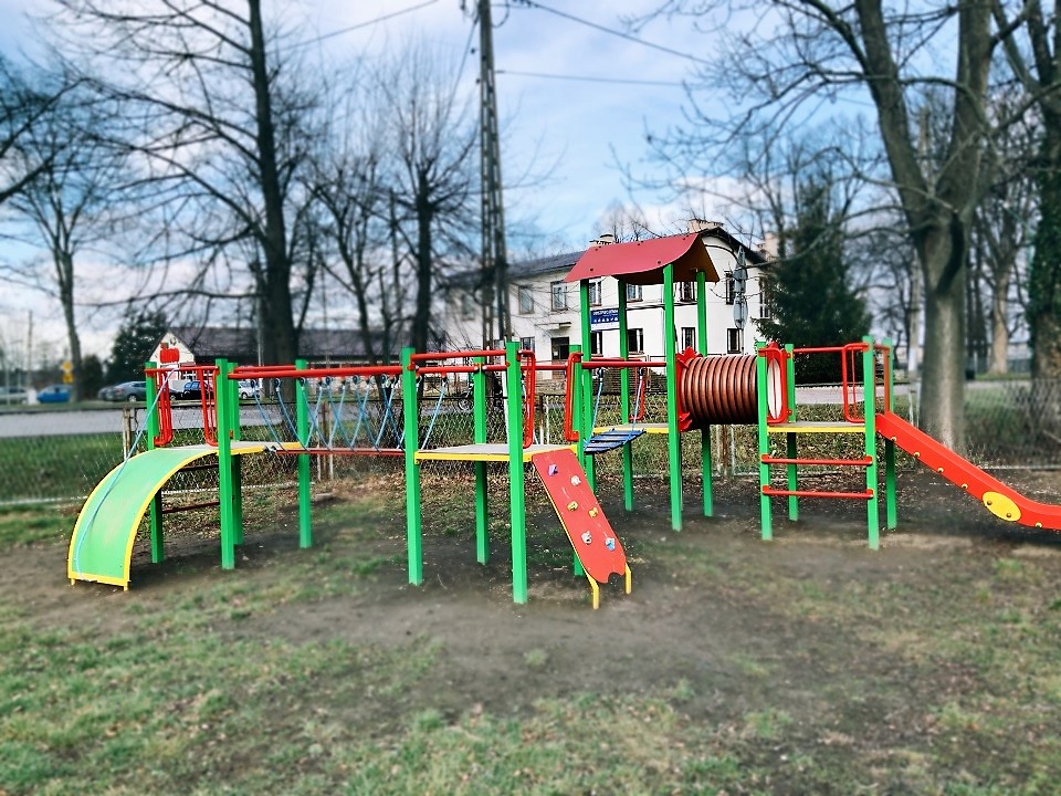 WzMOCnili place zabaw w stolicy gminy (FOTO)