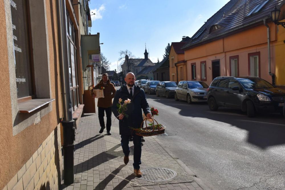 Burmistrz nie zapomniał o Dniu Kobiet (FOTO)