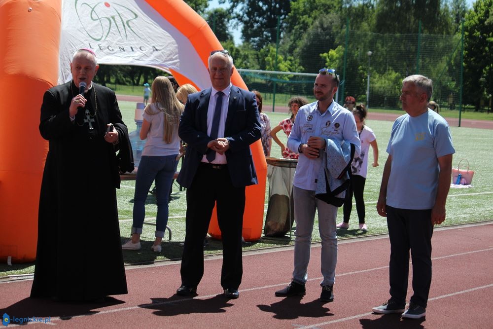 Festyn z Caritas i Bieg Papieski (FOTO)