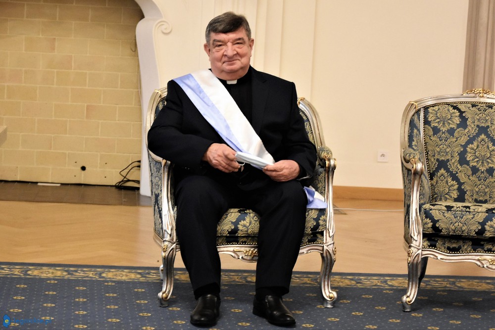 Ks. Jan Mateusz Gacek Honorowym Obywatelem (FOTO)