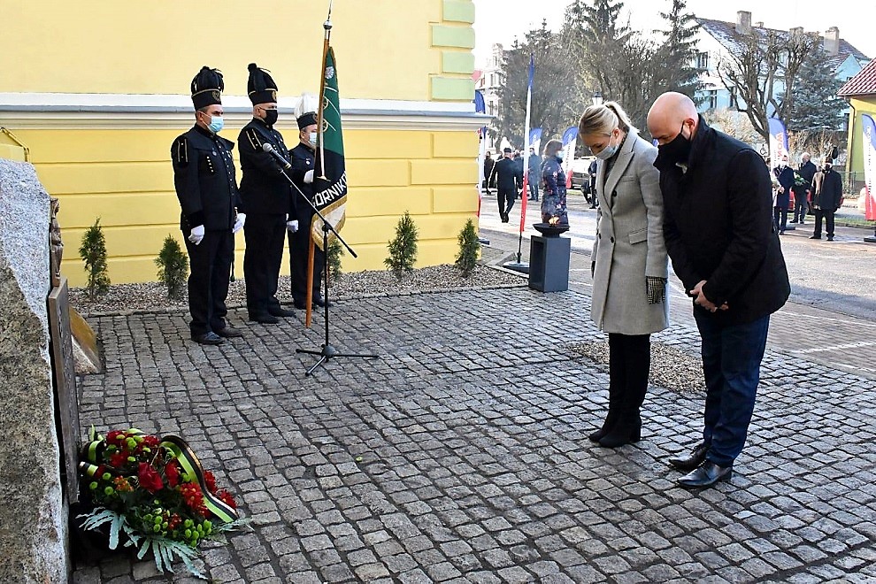 Pomnik wdzięczności braci górniczej odsłonięty (FOTO)