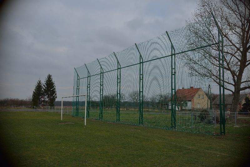 Ogrodzili boisko Czarnych