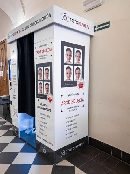 Fotobudka w Wydziale Spraw Obywatelskich