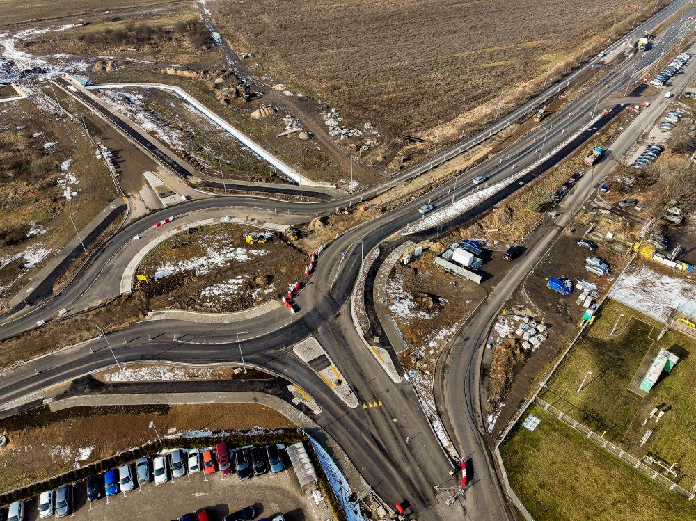 Rondo turbinowe na ul. Jaworzyńskiej na finiszu (FOTO)