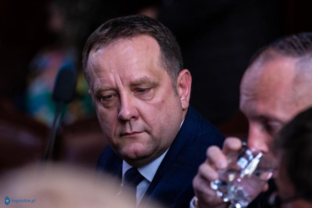 Czekają na mieszkania. Pół roku ciszy i trudne pytania