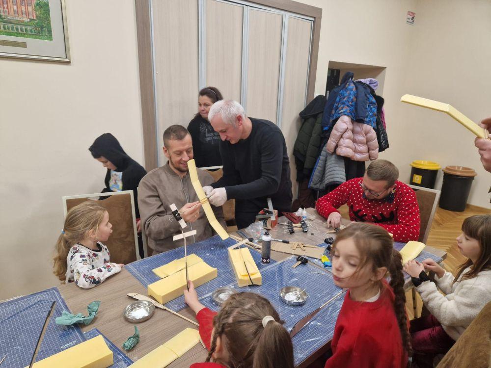 Rodzinne warsztaty modelarskie(FOTO)