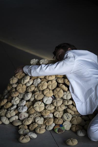 Dobro Powszednie. Tysiąc dla innych, jedna dla mnie