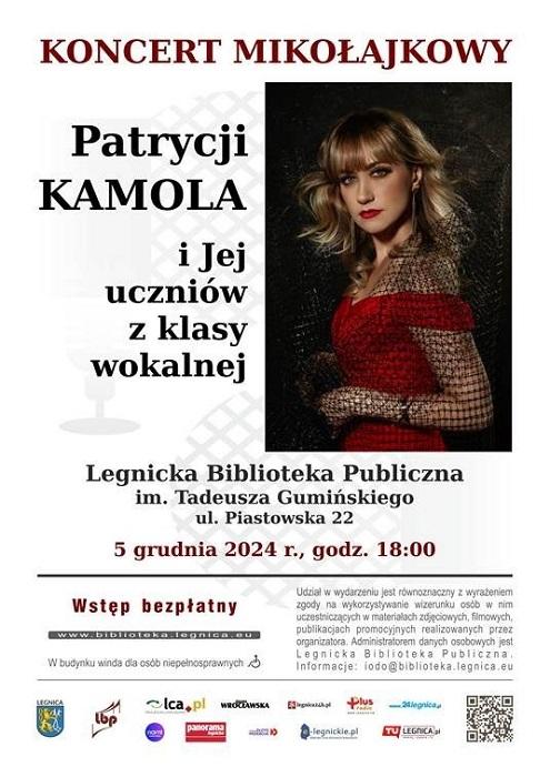 Patrycja Kamola na scenie Legnickiej Biblioteki