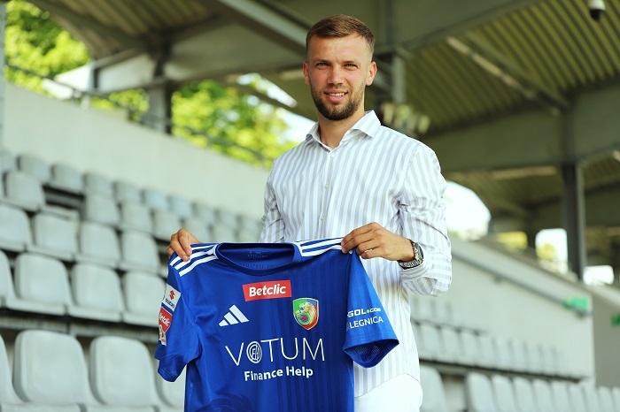 Jakub Serafin wzmacnia środek pola Miedzi
