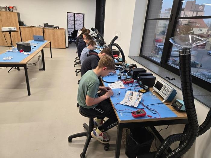 „Drony – nowoczesna edukacja technologiczna” – rusza druga edycja zajęć