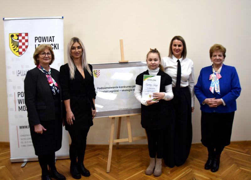 Nagrodzono laureatów konkursu „Powiat Legnicki – ekologia w moich rękach” (FOTO)