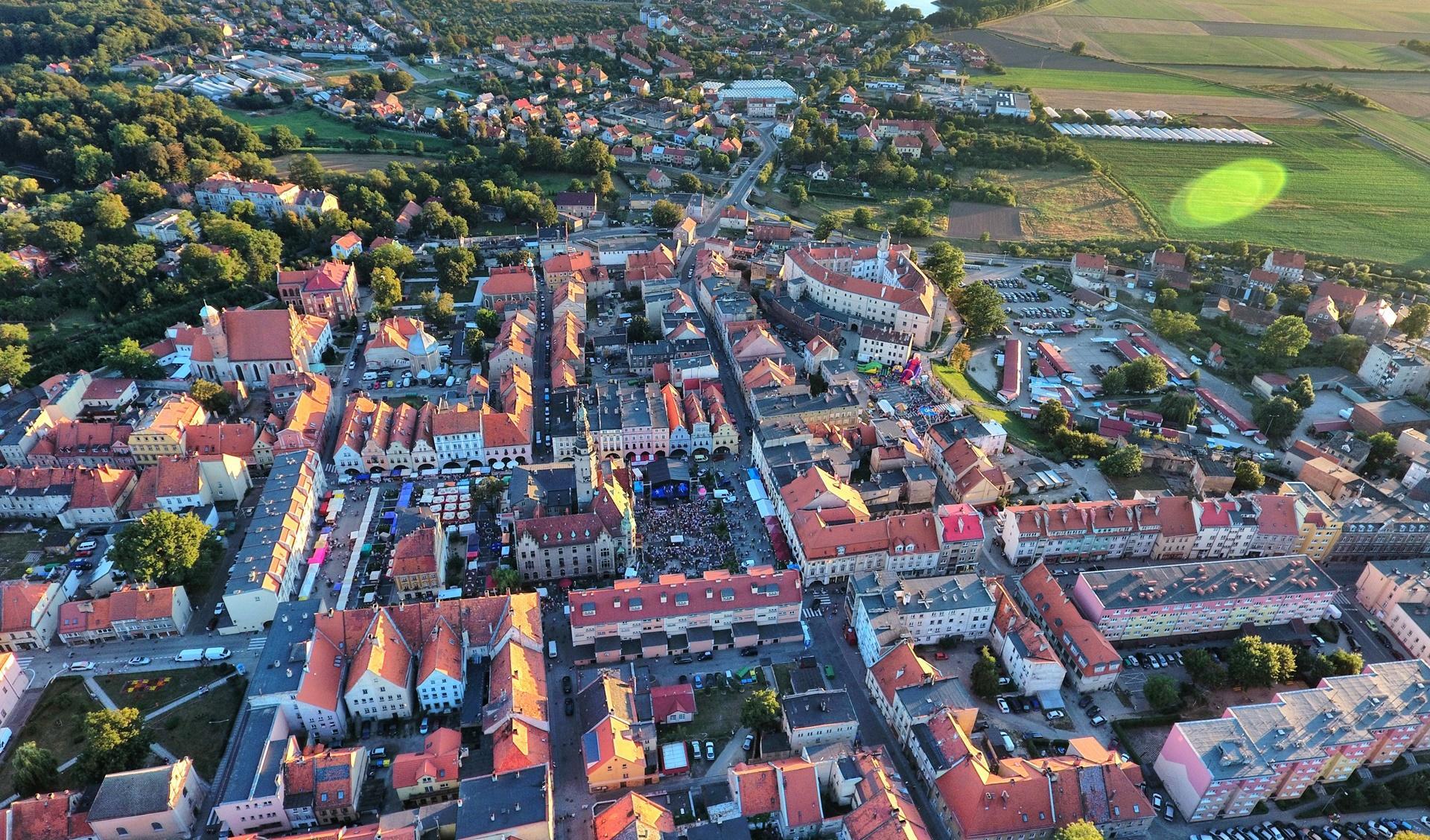 Jawor sonduje zainteresowanie rozwojem budownictwa mieszkaniowego w formule SIM