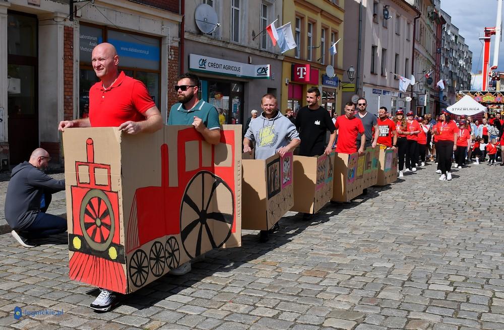 Kolejarski początek Dni Chojnowa. Barwny korowód (FOTO)