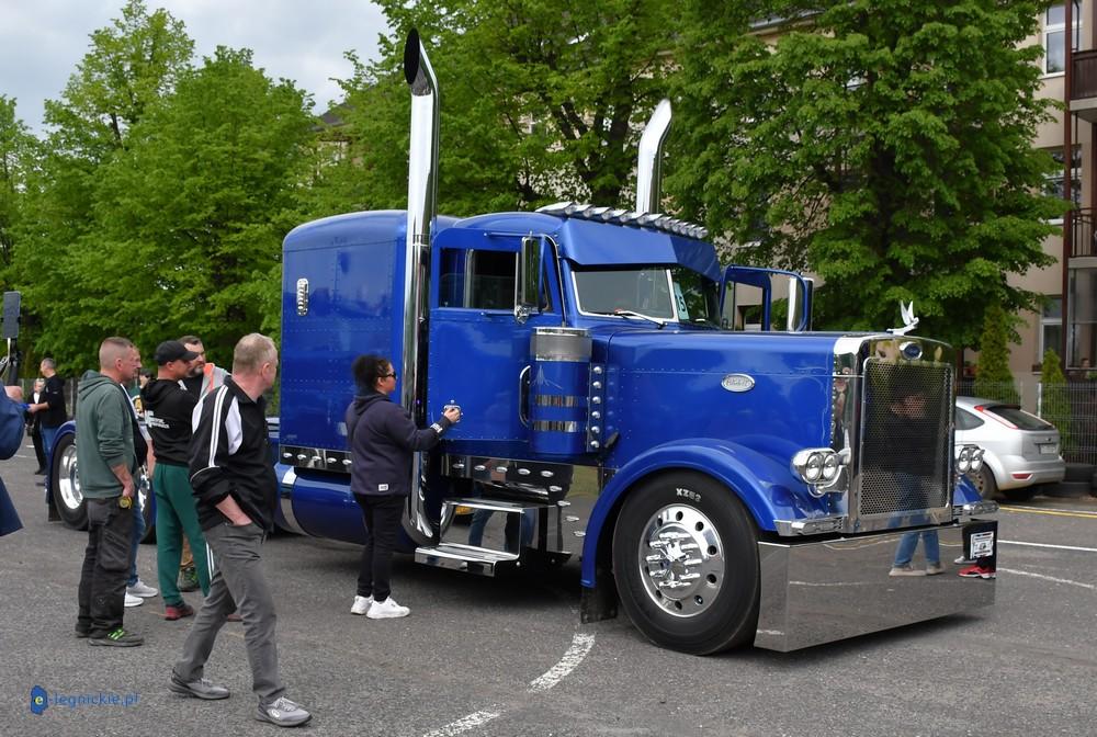 Tłumy na „Legnicy na Kołach”. Motoryzacyjne święto po raz trzeci w Samochodówce(FOTO)
