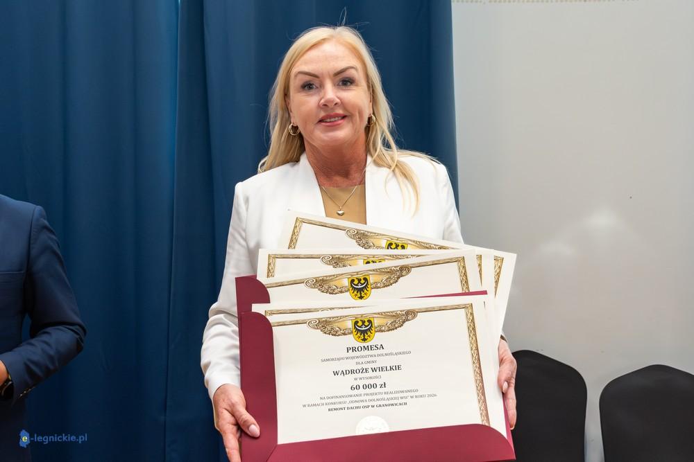 Wądroże Wielkie z 5 promesami. „Małymi krokami realizujemy nasz plan na gminę” 
