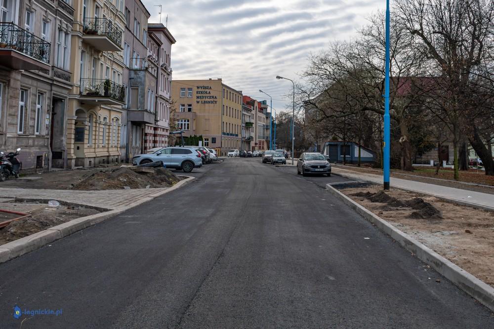 Trwa remont Powstańców Śląskich (FOTO)