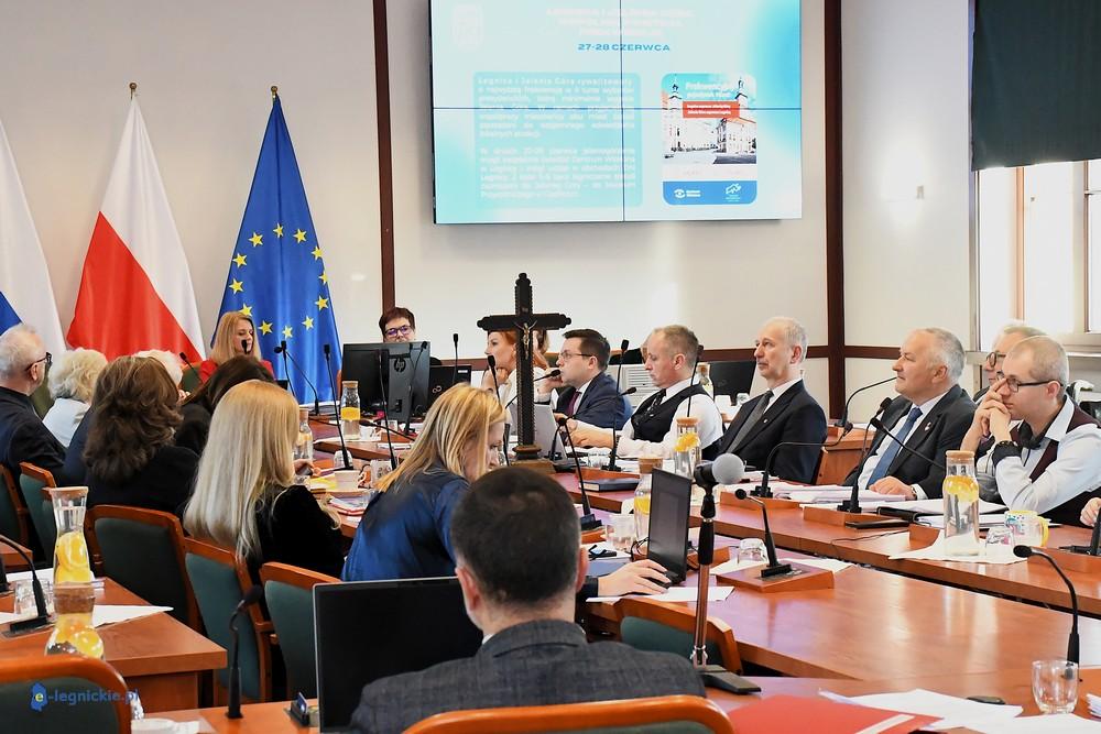 Budżet Legnicy na 2026 rok uchwalony. Duże inwestycje i bezpieczny deficyt(FOTO)