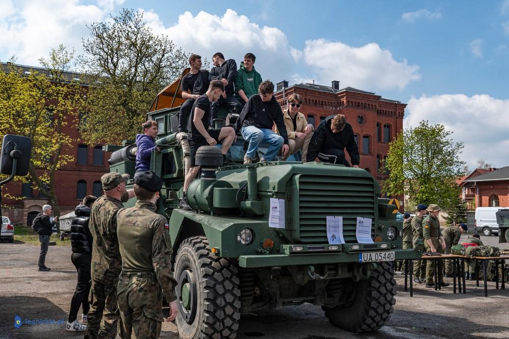 TSA, wojsko, piknik motocyklowy i potańcówki. Gdzie warto być w weekend?
