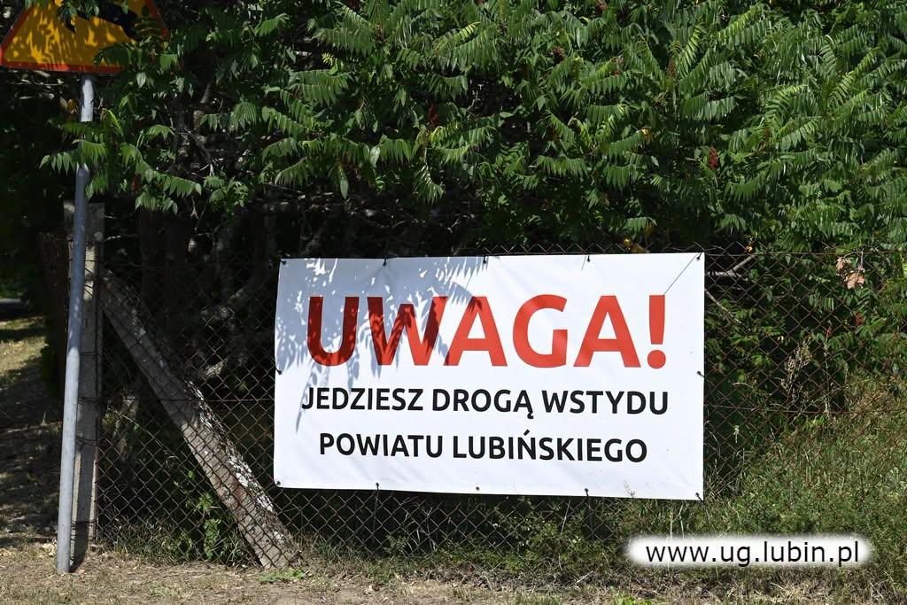 Kolejna powiatowa droga wstydu