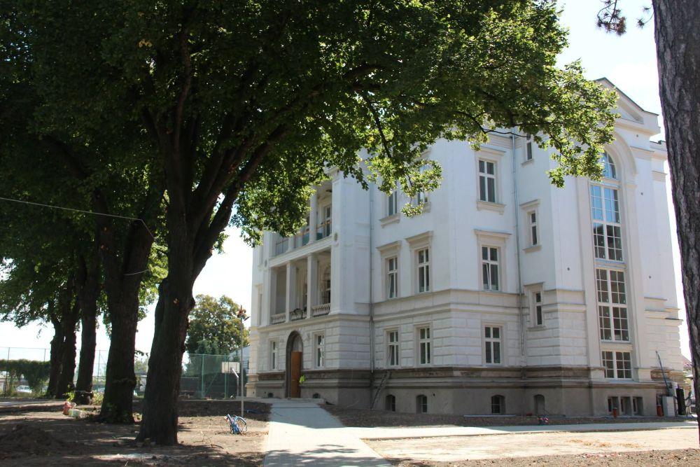 Centrum Usług Społecznych w Chojnowie na finiszu! Burmistrz Jan Serkies dopina wielką inwestycję