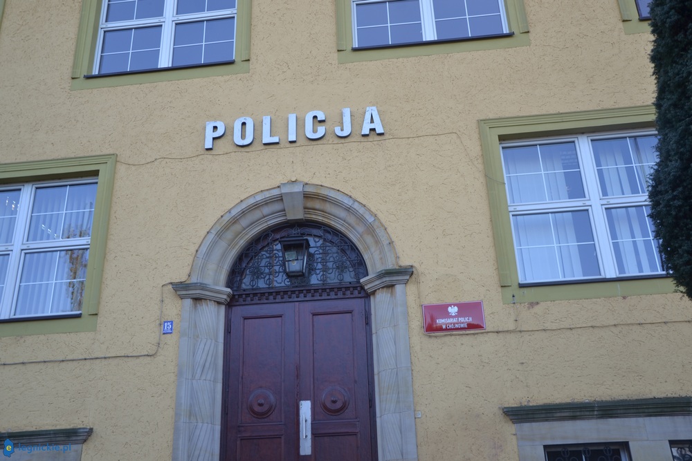 Groził bronią pracownicom sklepu. Szybka reakcja policjantów doprowadziła do zatrzymania sprawcy