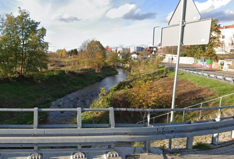 Co naprawdę trafiło do rzeki? Mieszkańcy czekają na odpowiedzi