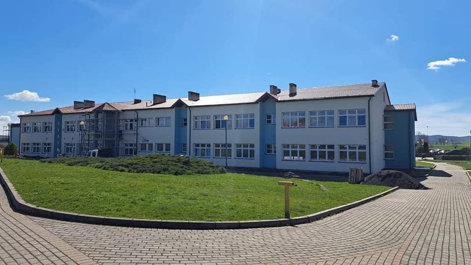 Termomodernizacja szkoły i przedszkola w Męcince