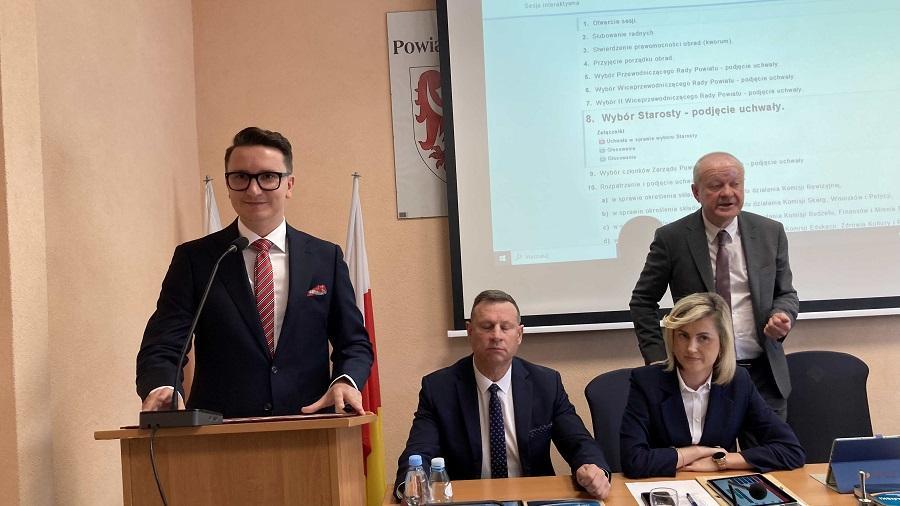 Radni powiatowi pochylą się nad uchyleniem uchwały ws. relokacji migrantów