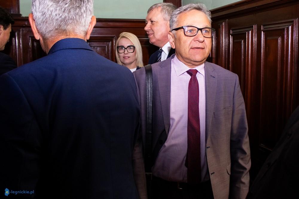 Park po budowie wciąż czeka na porządki. Mieszkańcy chcą szybkich zmian