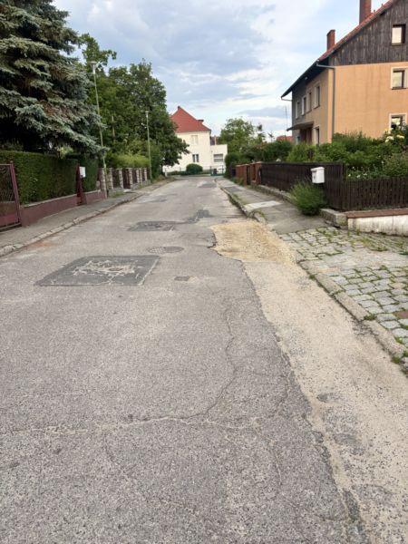 Mieszkańcy mają dość dziur i nierówności. Ulica Słoneczna doczeka się napraw?