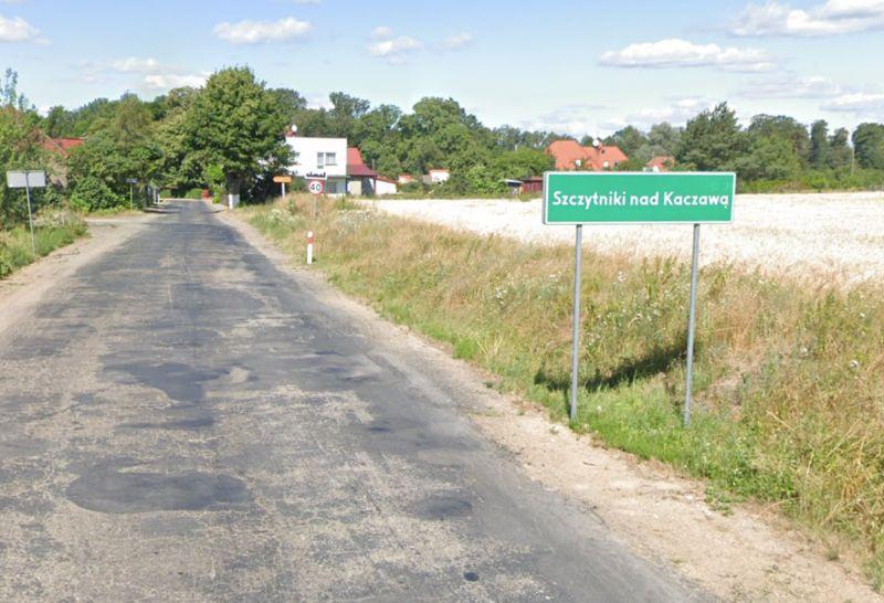 Czy deszcz, czy śnieg, na autobus trzeba czekać. Interwencja radnego