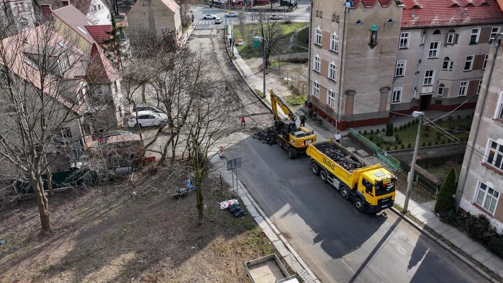 Ruszył remont ul. Działkowej w Legnicy 