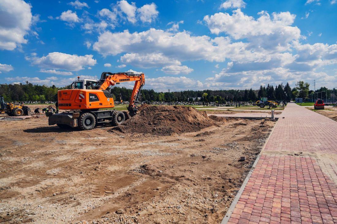 Trwa rozbudowa cmentarza komunalnego