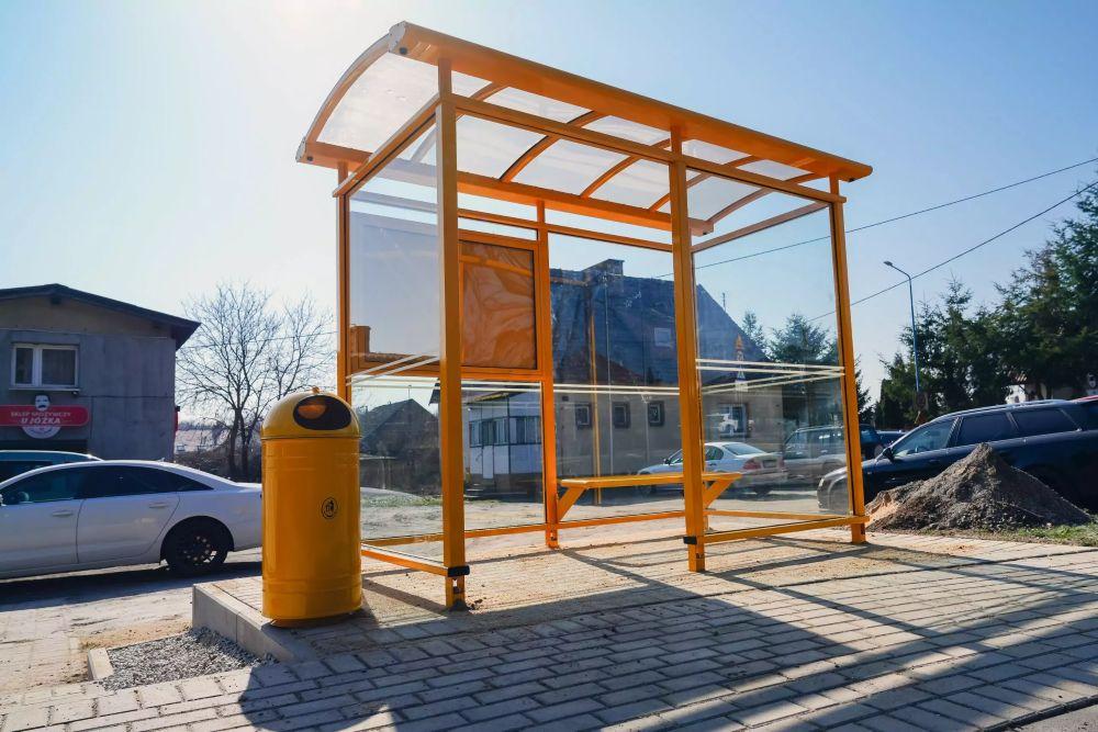 Nowe wiaty w Dąbrowie i Kaźmierzowie 