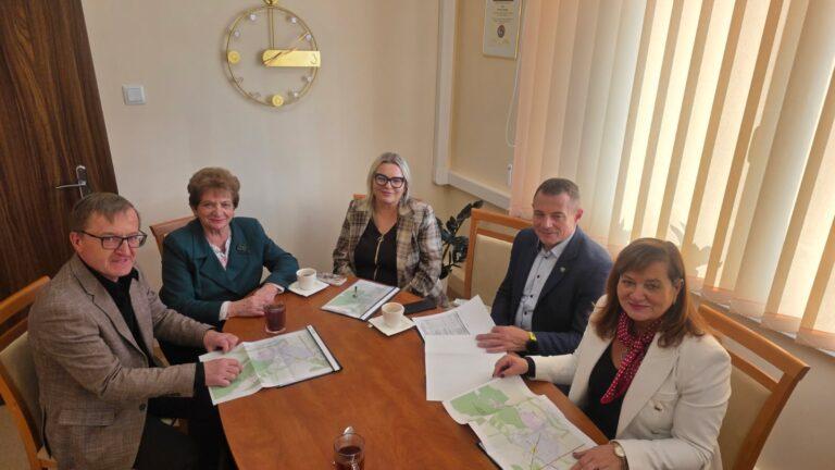  Rozmowy o bezpieczeństwie, zarządzaniu kryzysowym i inwestycjach