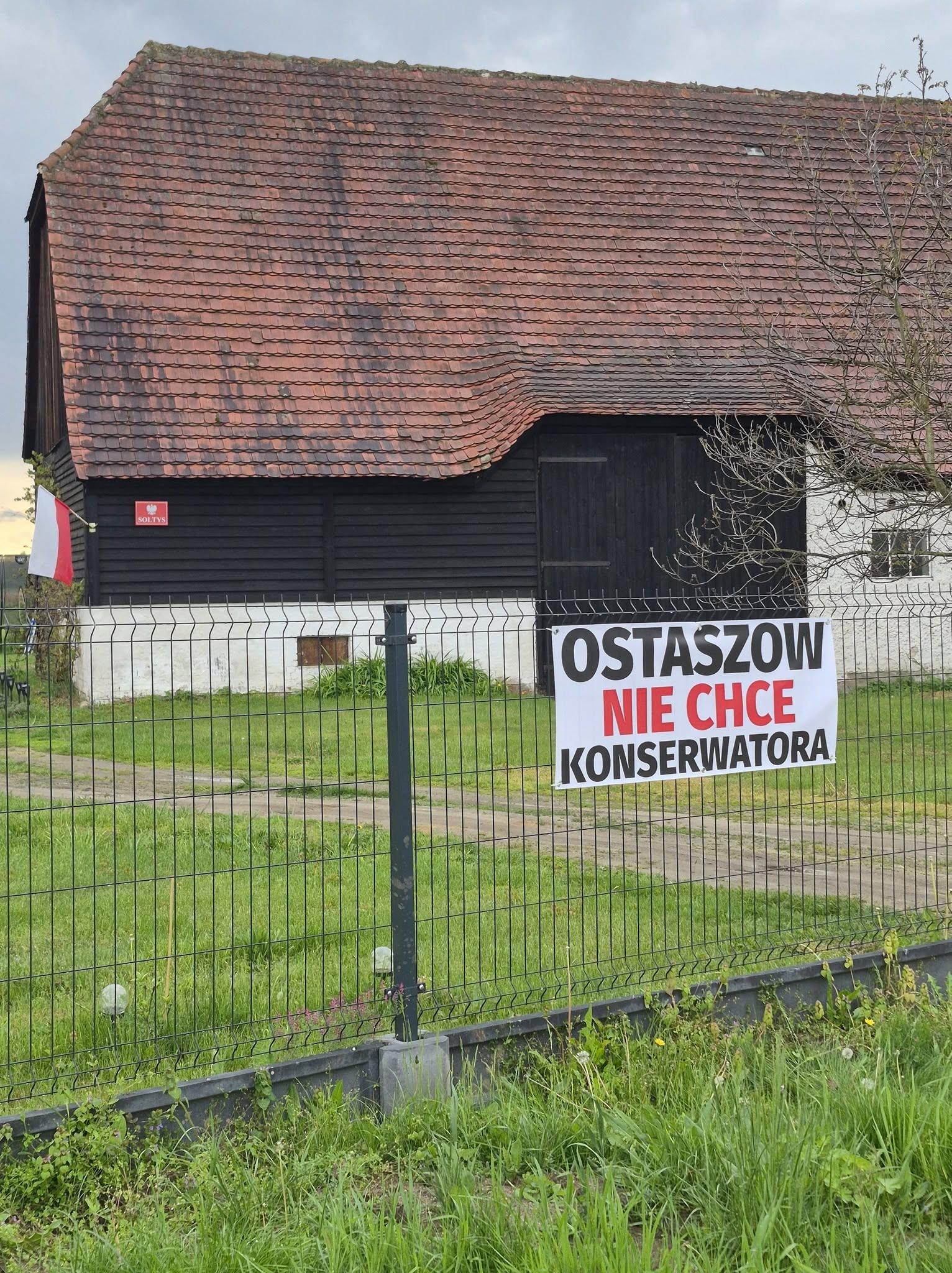 Burza po decyzji konserwatora. Ostaszów wpisany do rejestru zabytków, mieszkańcy zapowiadają walkę w sądzie