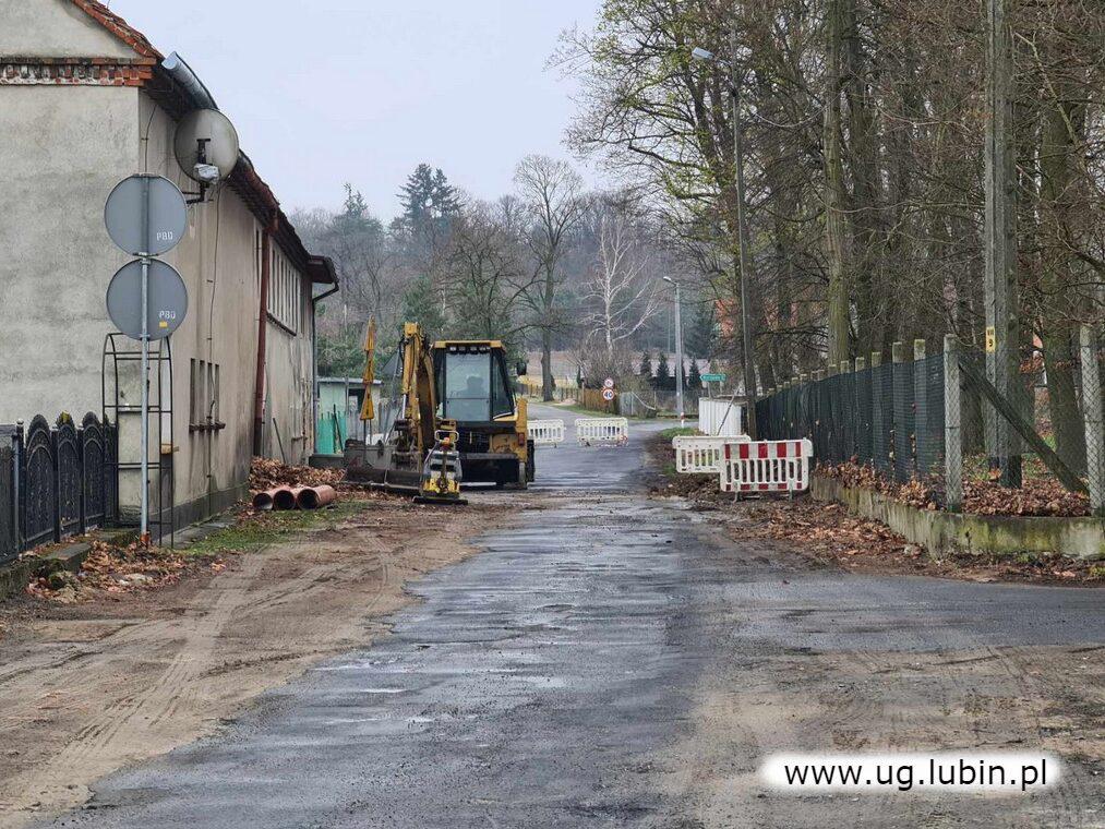 Przebudowa drogi powiatowej w Miłoradzicach
