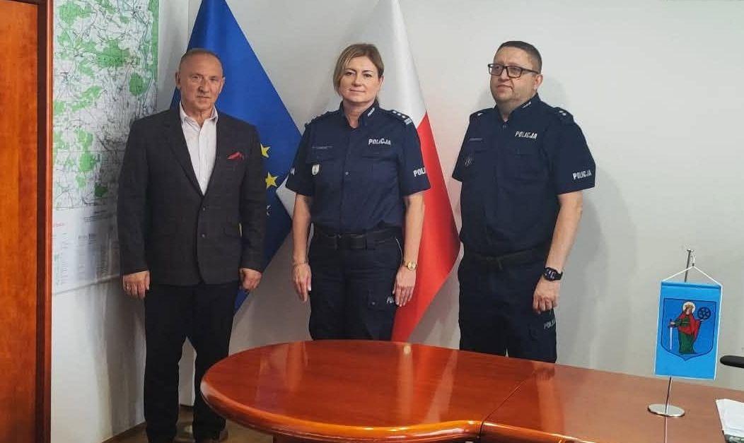 Wójt Z.Grabowski spotkał się z nową szefową policji. Rozmawiali o bezpieczeństwie mieszkańców